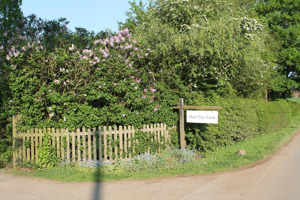 The Jockey Room Hideaway Spurstow Exterior photo