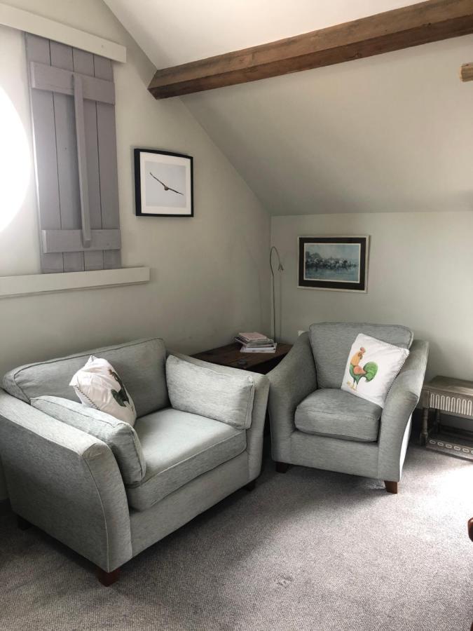 The Jockey Room Hideaway Spurstow Exterior photo